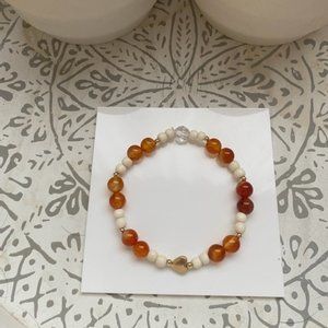 Carnelian and vanilla wood beaded bracelet